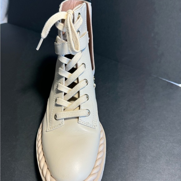 Louise et Cie Hiking Style Boots, Off White, Ankle High, 6M NWOT - Picture 7 of 8